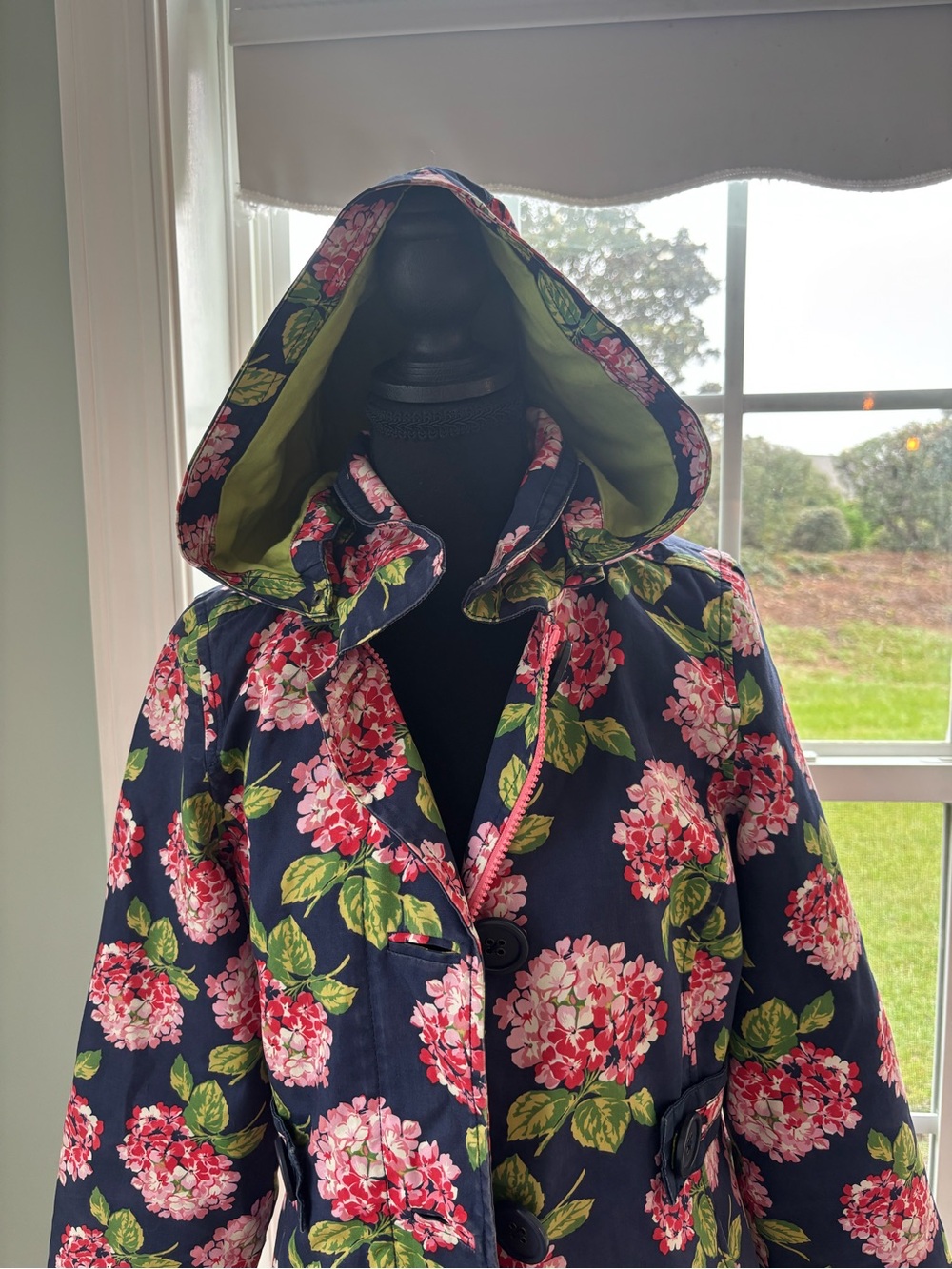 Boden Hydrangea rain jacket with hood - Picture 10 of 10